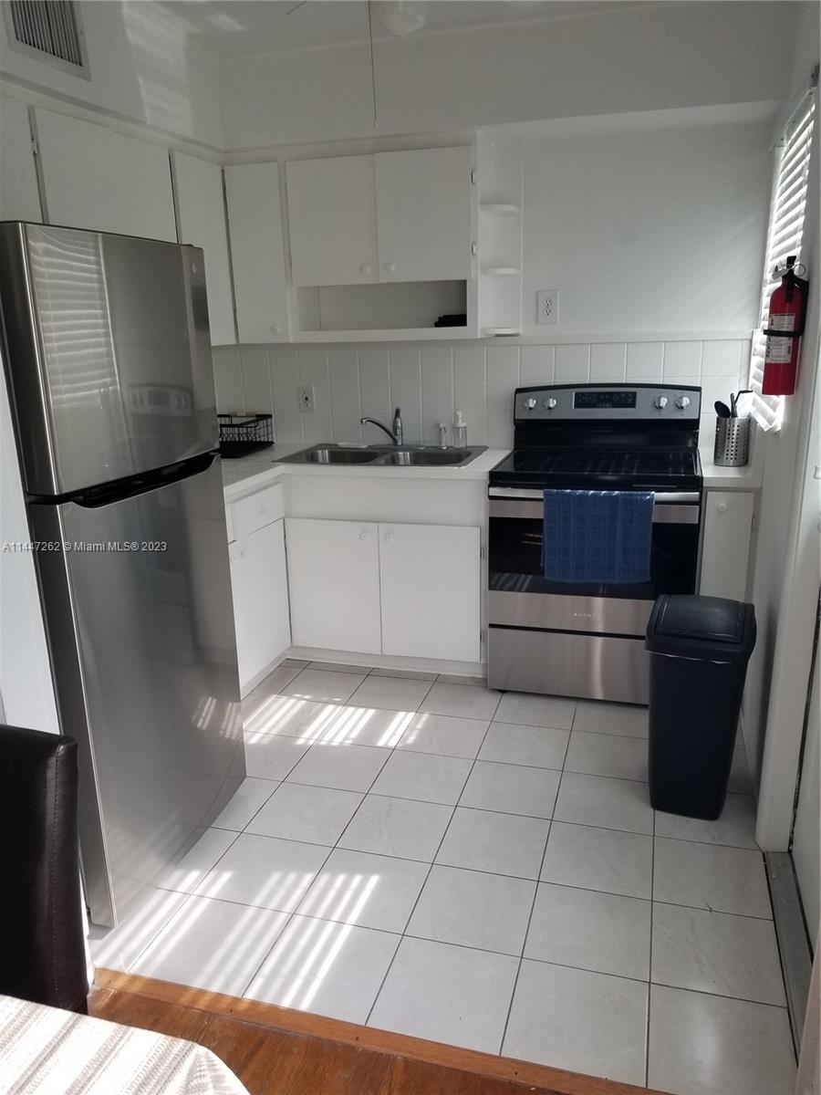 Photo 2 of 1700 Liberty St in Hollywood - MLS A11447262