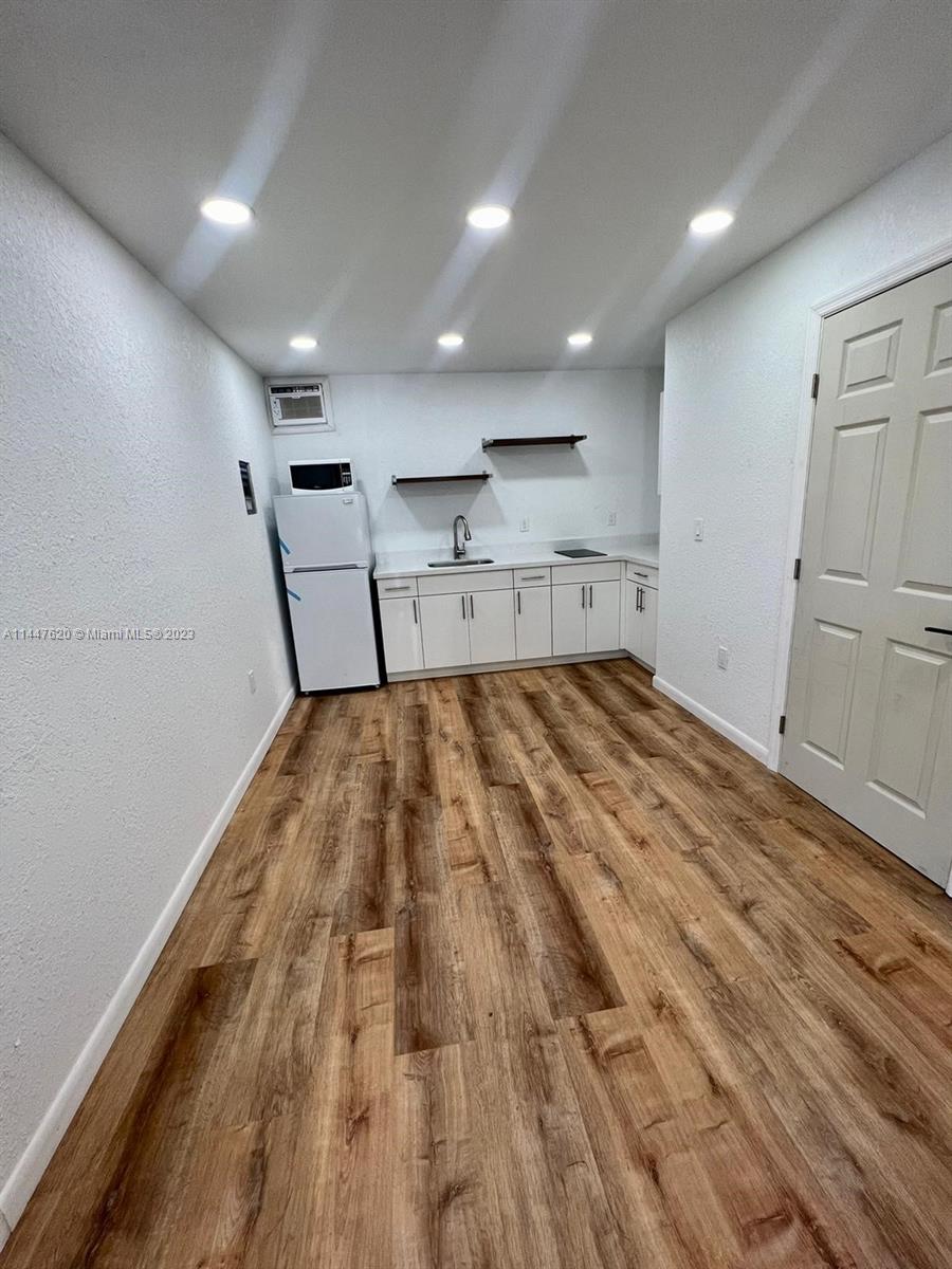 Come see this brand new 1 bedroom 1 bathroom apartment in the Redlands. Sit back and enjoy the breeze on the wooden porch while admiring the beautiful landscaping. Utilities plus washer and dryer included. Owner is asking for 3 months and proof on income but NO Credit required. 2 tenants max.