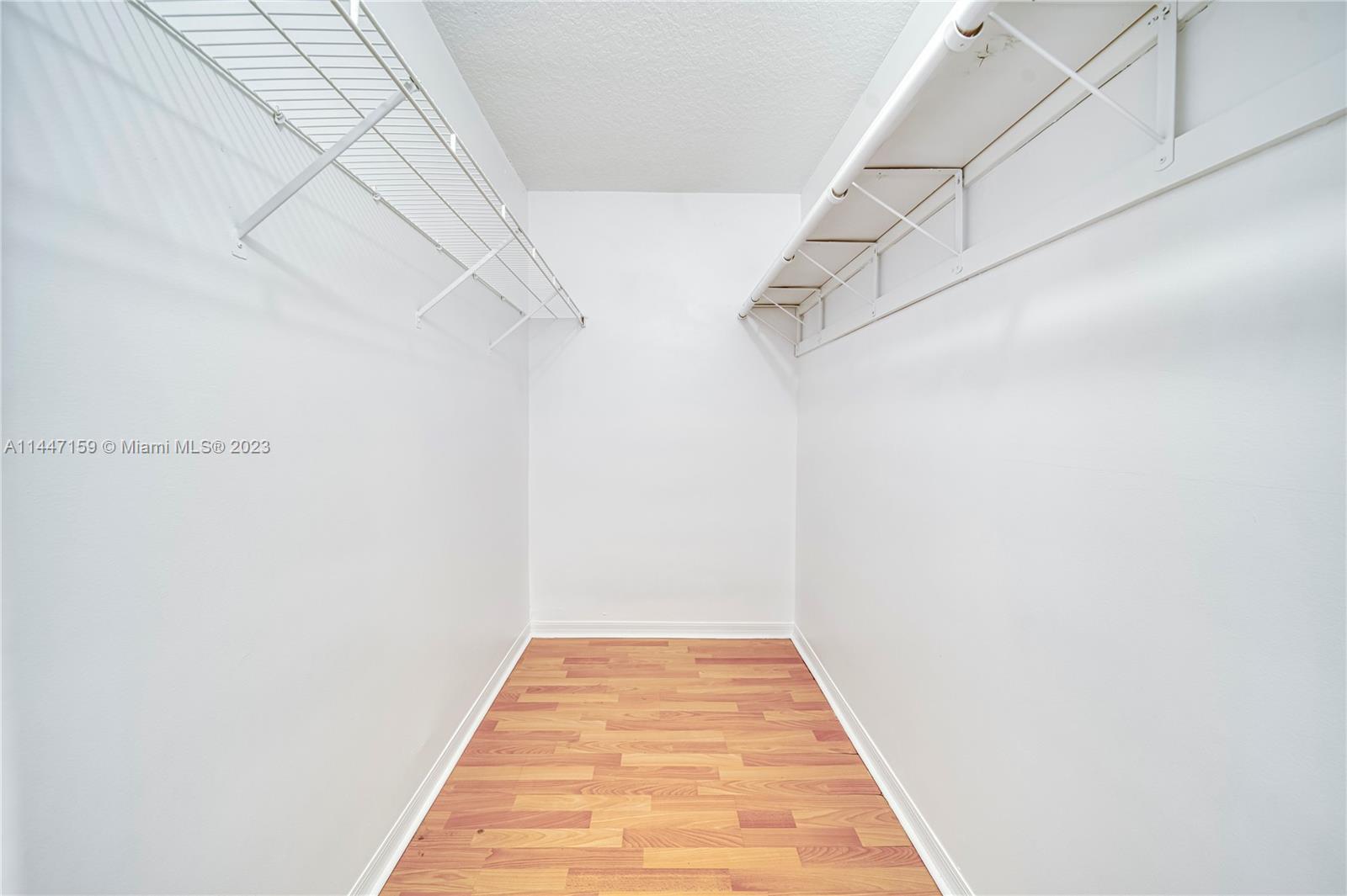 Listing Photo 12
