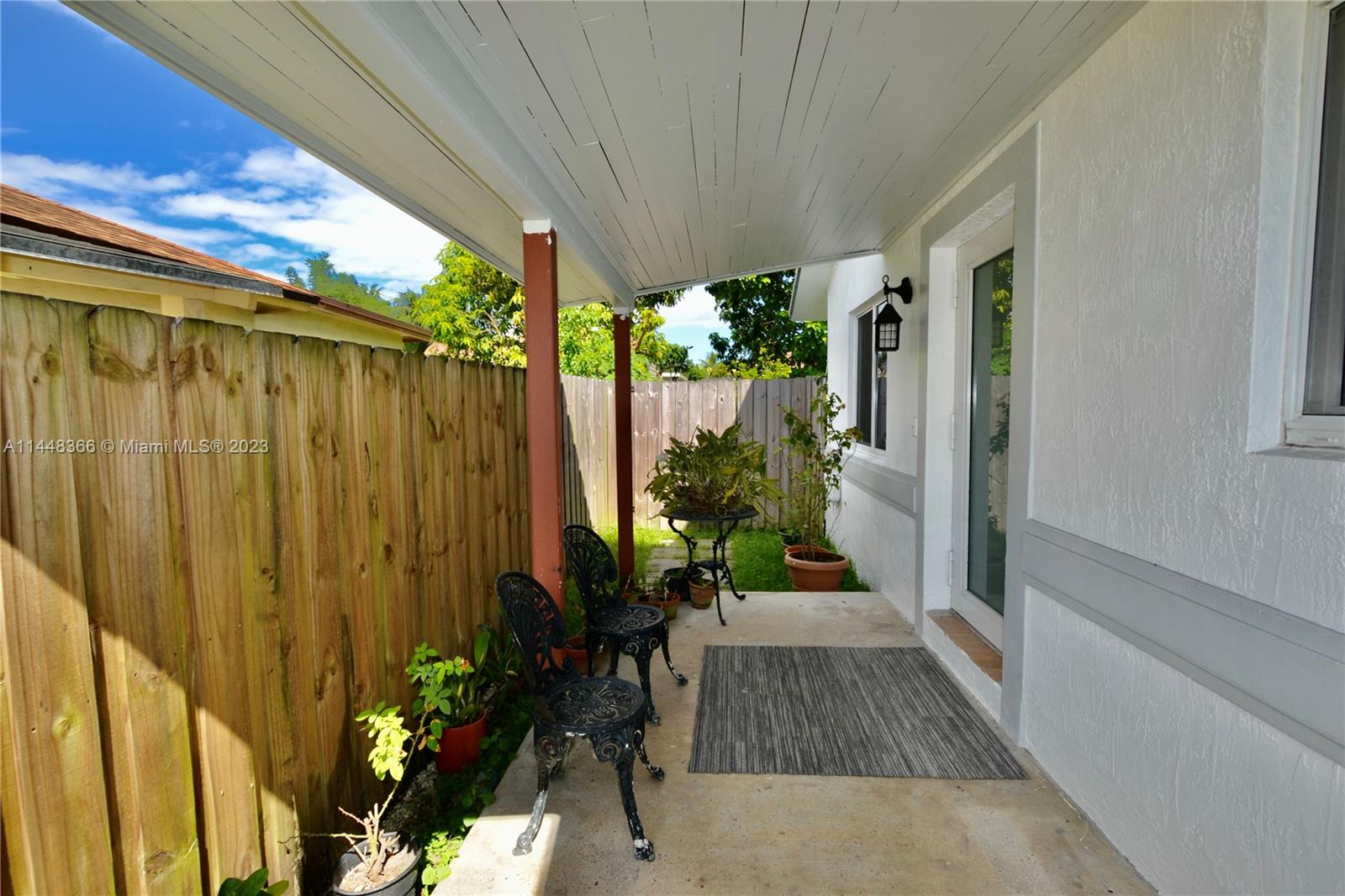 Listing Photo 11