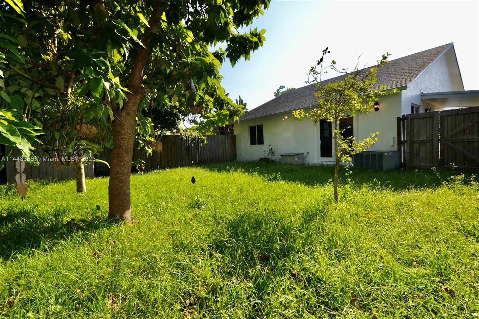 Listing Photo 12