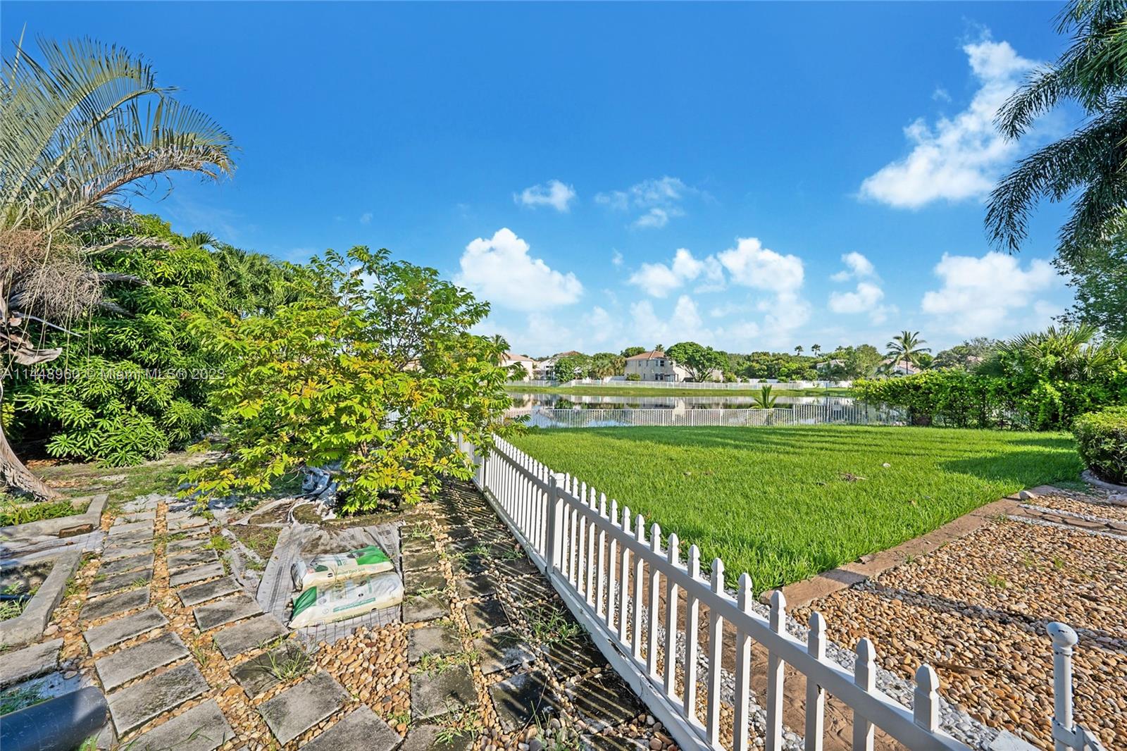 Listing Photo 9