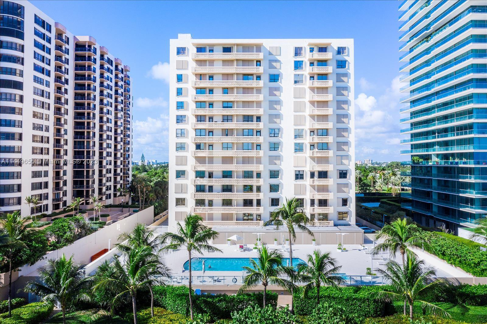 One Bedroom One Bath Tile Floors with Ocean Views. Extra room for guest or office. Full-Service Building with Cable, Internet and Valet Parking. Large Pool and Gym. Near Bal Harbour Shops, and Restaurants  Fabulous Location !! 24 Hours notice to show !! Tenant Occupied. Lease ends on November 30,2023.