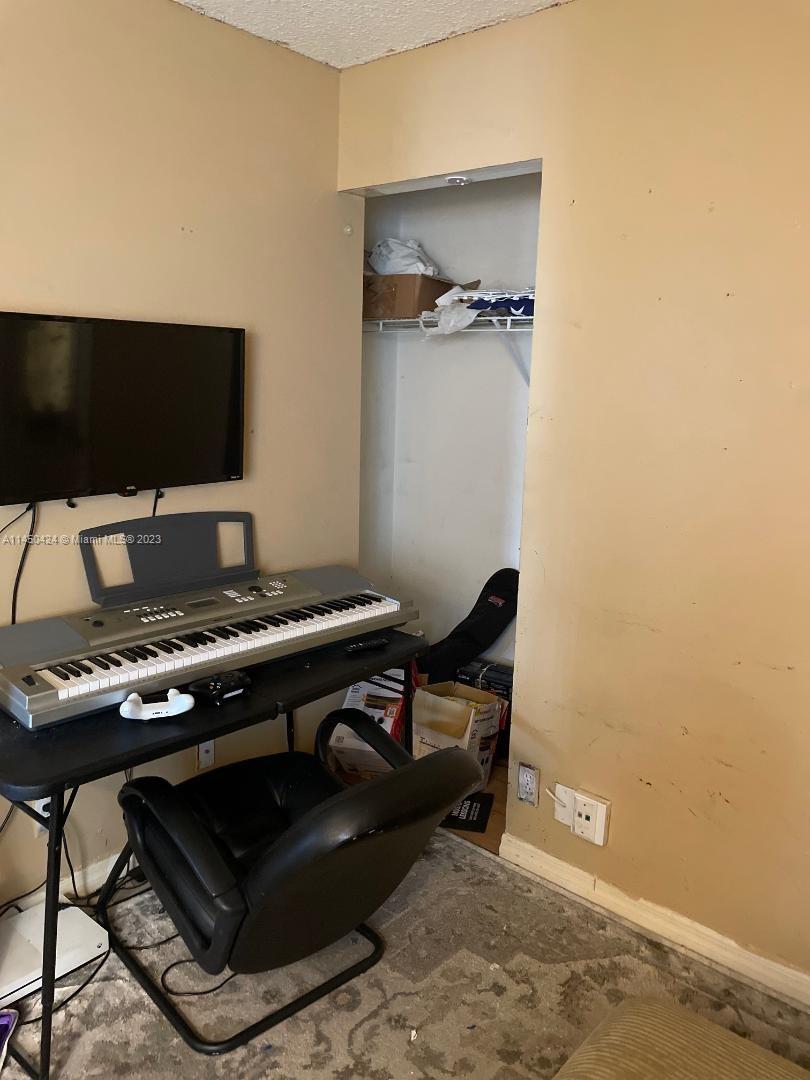 Listing Photo 15
