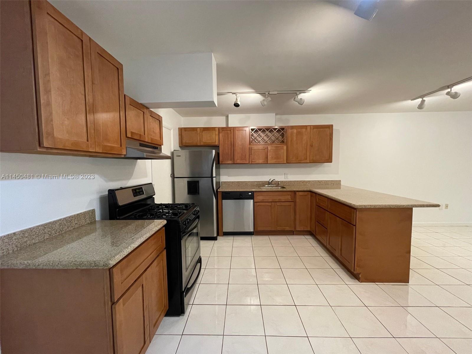 FIRST FLOOR 1/1 CONDO WITH OPEN KITCHEN, WOOD CABINETS, GRANITE COUNTER TOP, STAINLESS STEEL APPLIANCES WHICH INCLUDES GAS STOVE TOP. PRIVATE PATIO LEADS TO COMMUNITY POOL. LAUNDRY FACILITIES WIHTIN BUILDING. LOCATED IN THE PINECREST SCHOOL DISTRICT. WALKING DISTANCE TO METRORAIL, TRANSPORTATION, DADELAND MALL (SHOPS & DINING) & DADELAND METRORAIL STATION.