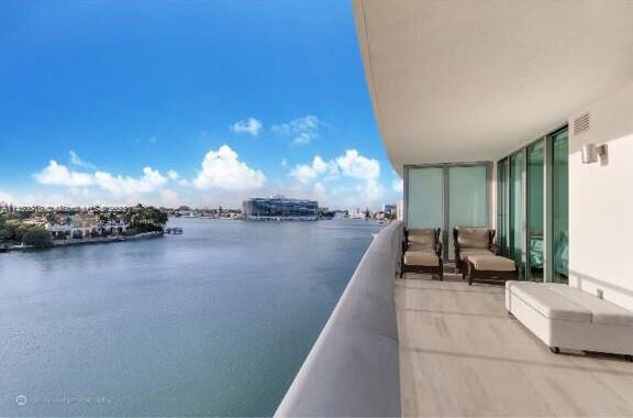 Miami Beach Waterfront 2 bedrooms, 2 bathrooms furnished unit. Walking distance to the beach. Marble floors, custom Italian closets. Unobstructed water view of canal/bay. Boutique building with valet, pool, jacuzzi, gym, library/business center and a rooftop terrace. 1 valet parking spot included., Walking distance to shops, supermarket, restaurants, drug stores, etc.