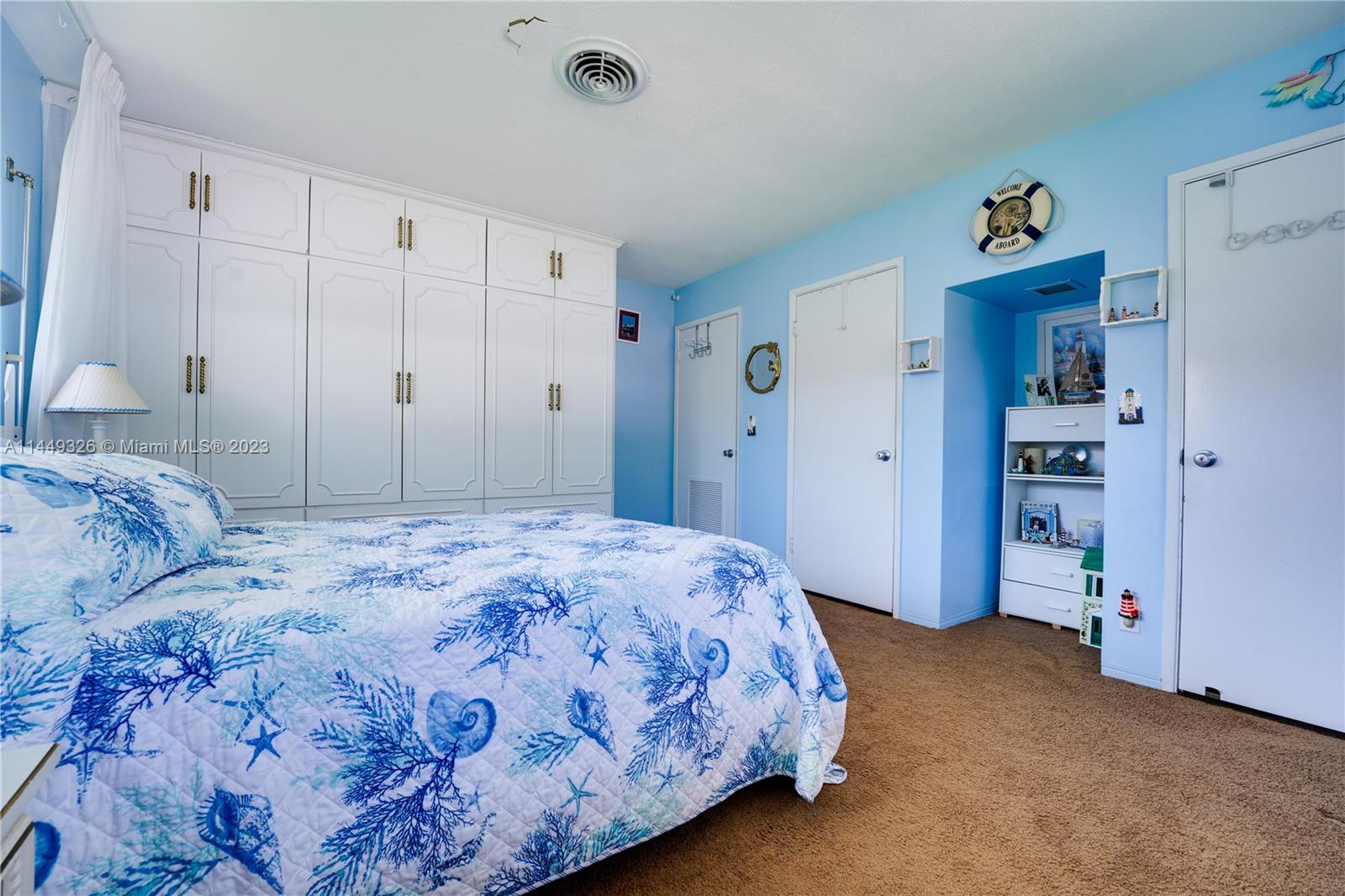 Listing Photo 8