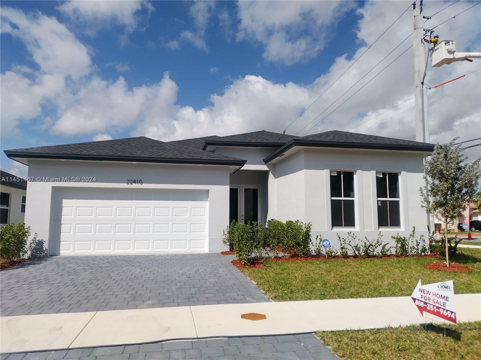 Photo 1 of 22430 SW 124 Av in Miami - MLS A11451467