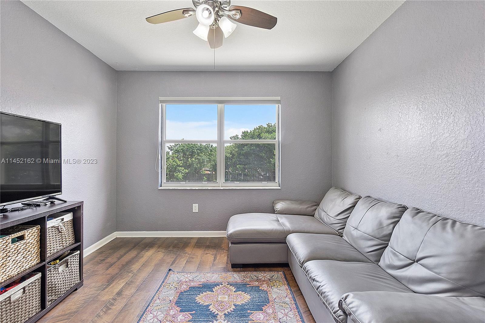 Listing Photo 9