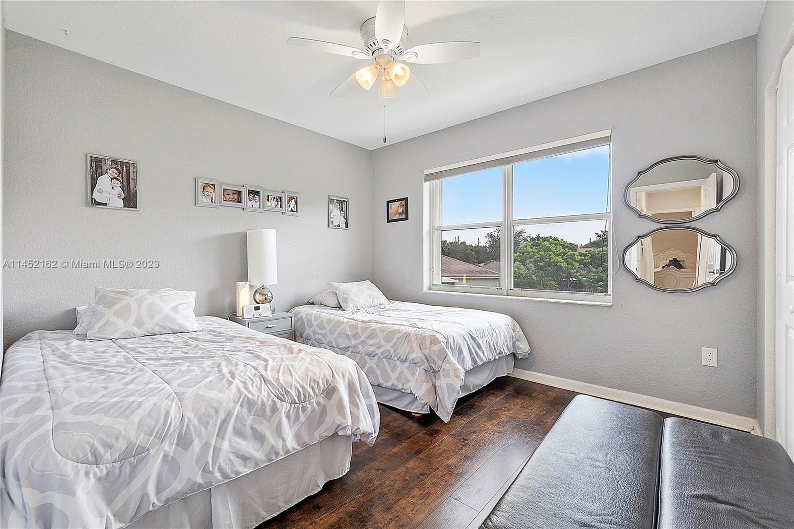 Listing Photo 10