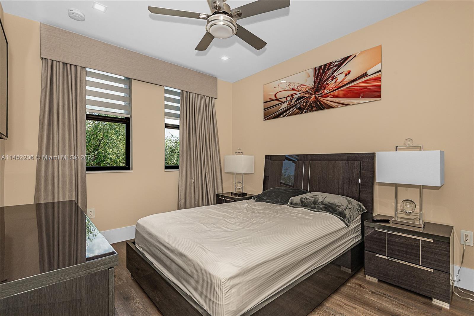 Listing Photo 9