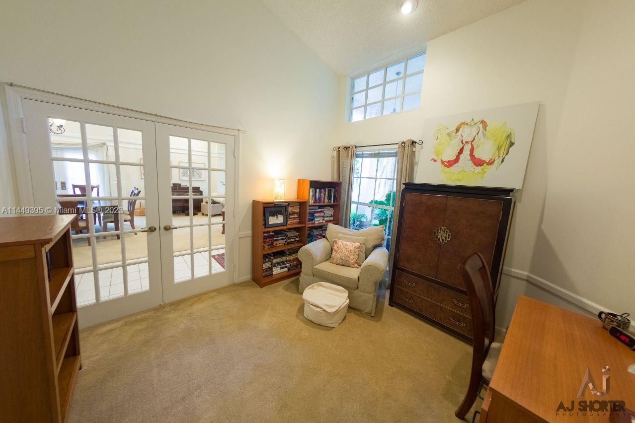 Listing Photo 11