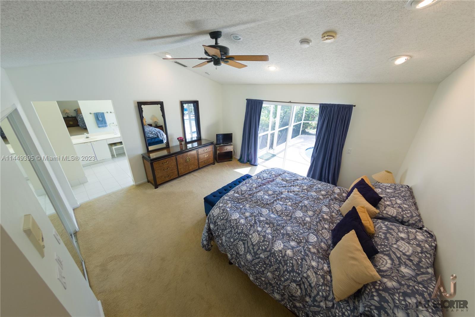 Listing Photo 12