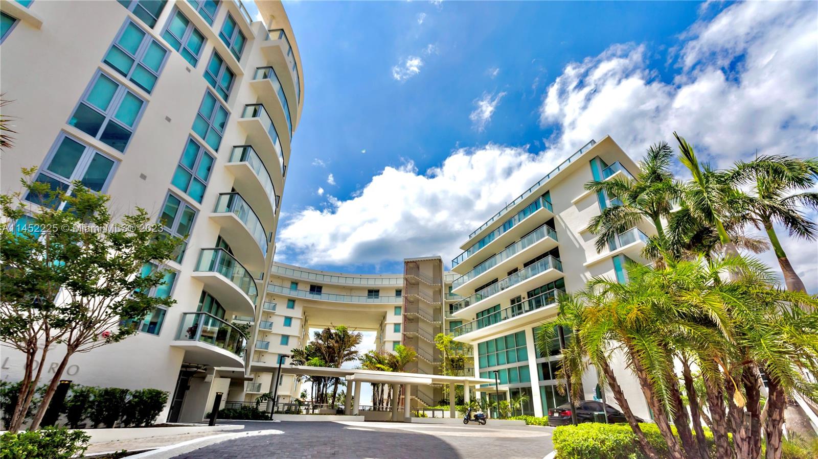 Beautiful, Bright and Spacious 1 bedroom 1.5 Baths unit, located in the midst of all the attractions Miami Beach has to offer. Italian Crafted cabinetry, open kitchen. The beach is minutes away. The building features 24/7 concierge and valet parking, pool, jacuzzi, sauna, gym, library/business center and a rooftop terrace.