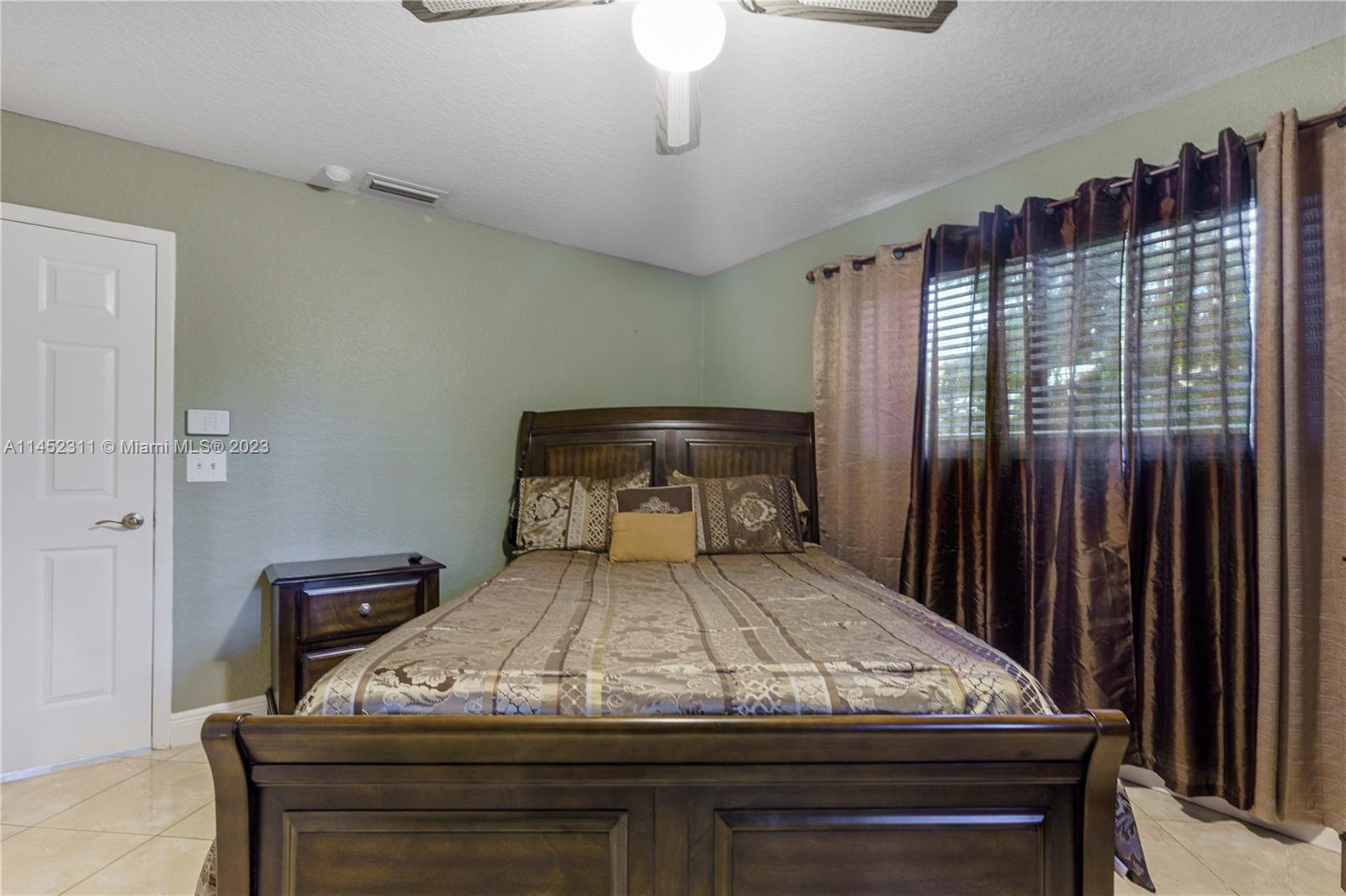 Listing Photo 19
