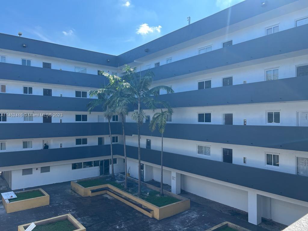 Centrally located 3/2 updated condo, minutes to Turnpike and US1. Only 2 months to move in.