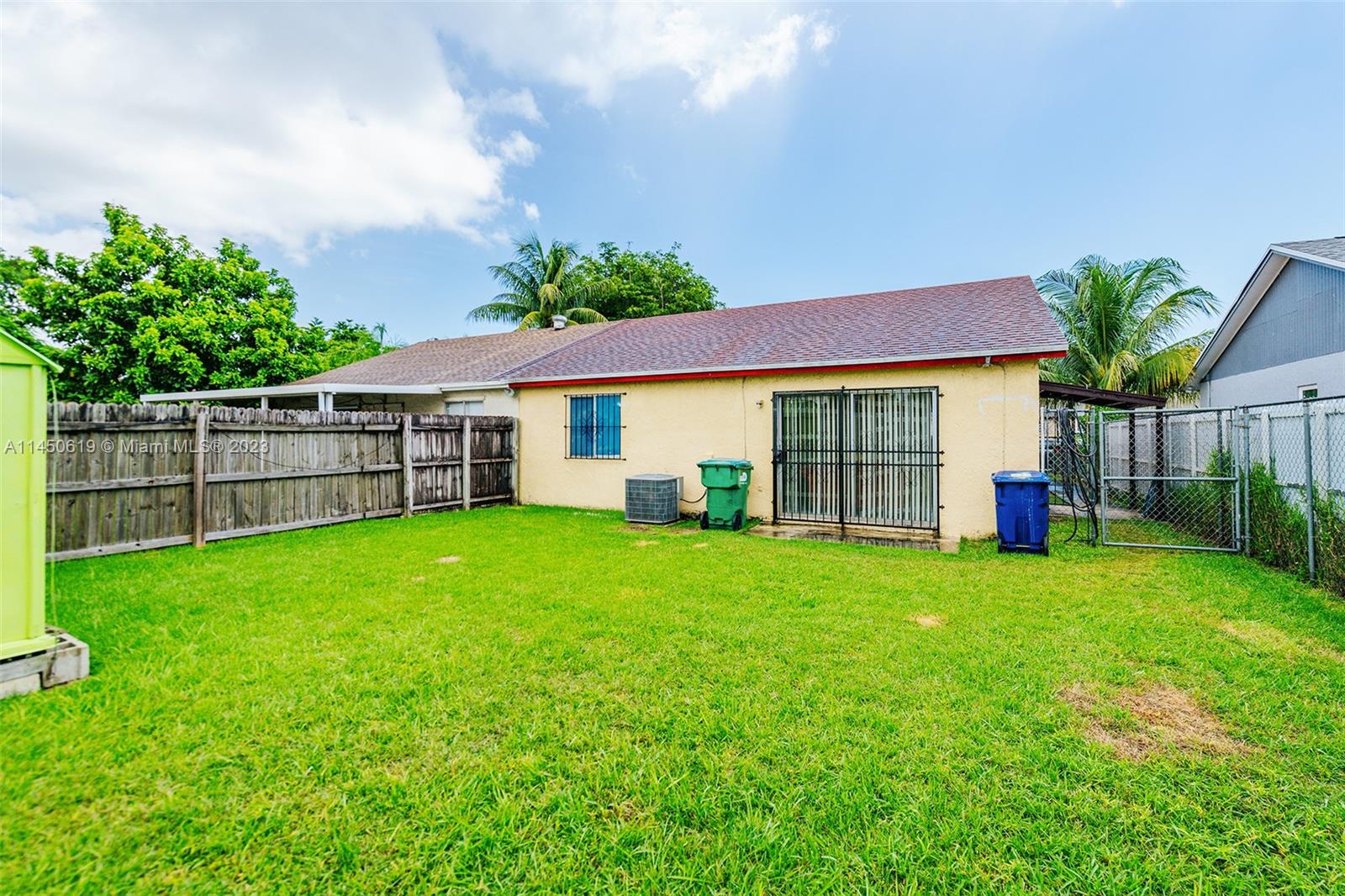 Listing Photo 12