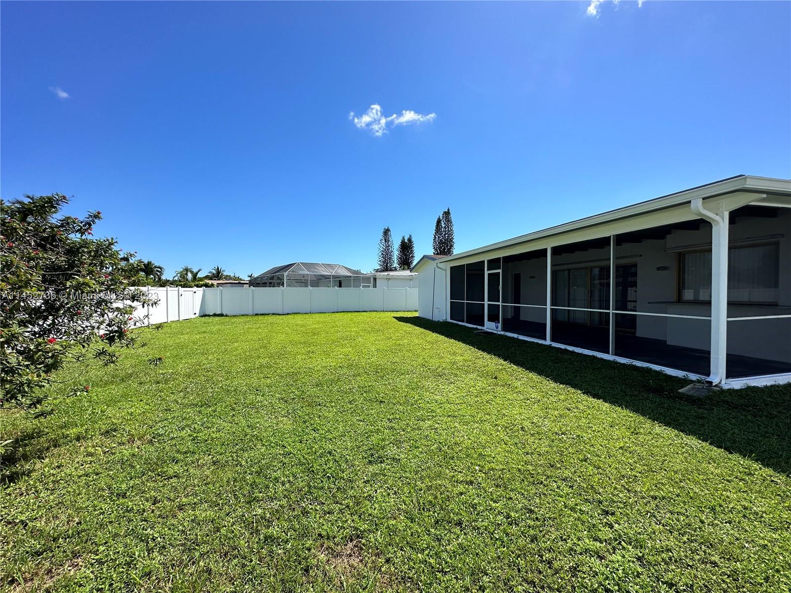 Listing Photo 12