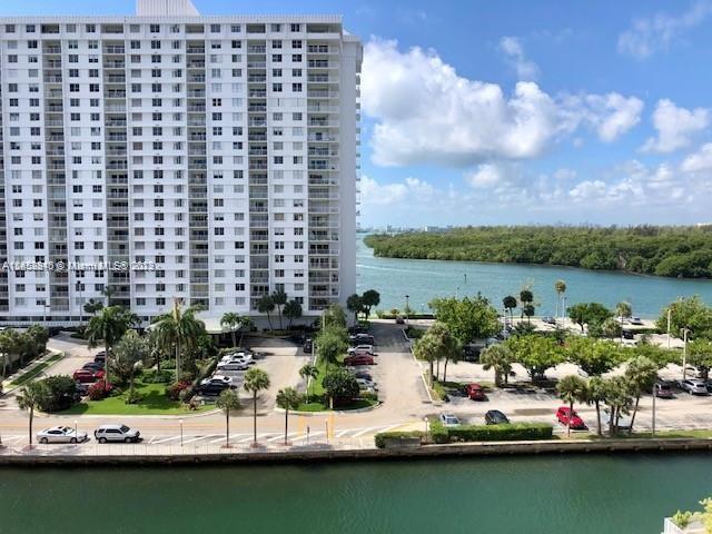 400  Kings Point Dr #820 For Sale A11452840, FL