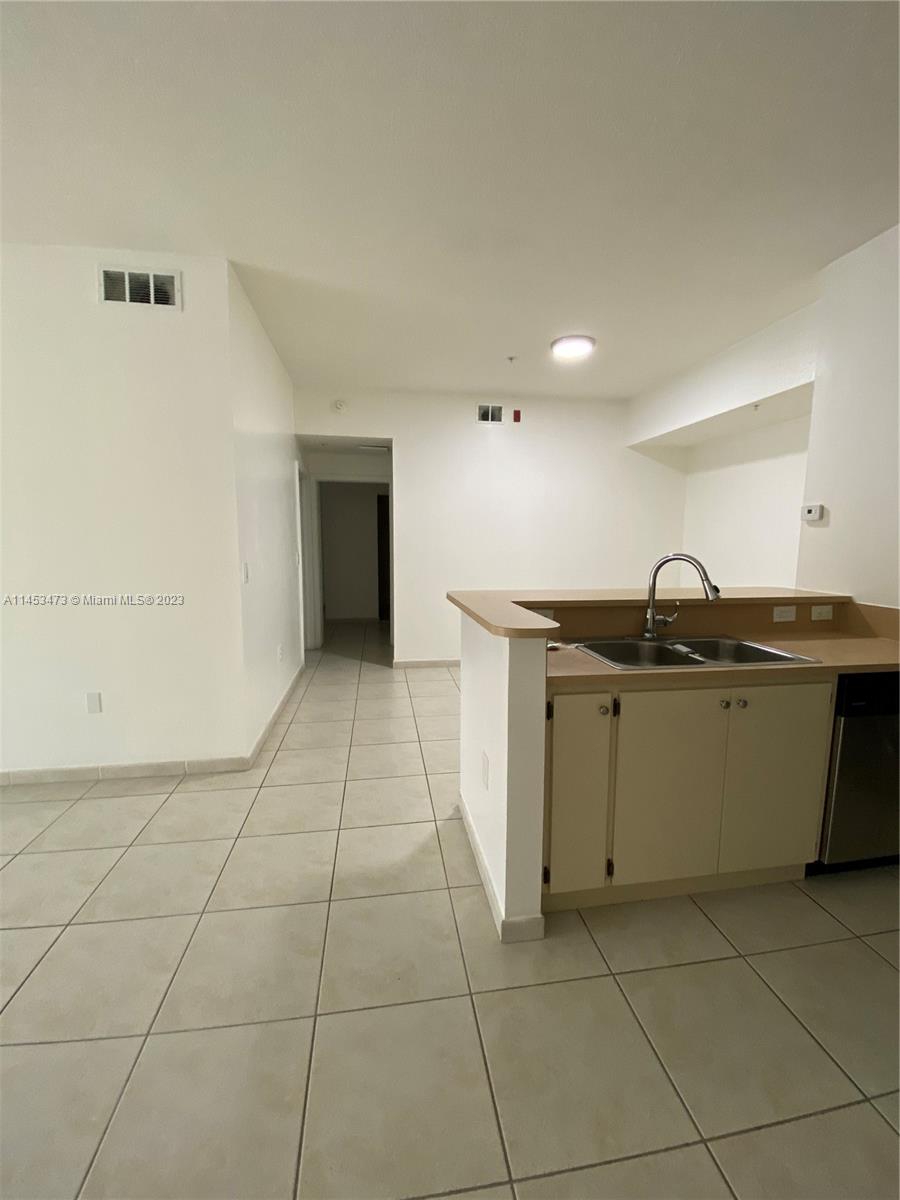 7260 NW 114 AVE 208, Doral, Florida 33178, 2 Bedrooms Bedrooms, ,2 BathroomsBathrooms,Residentiallease,For Rent,7260 NW 114 AVE 208,A11453473