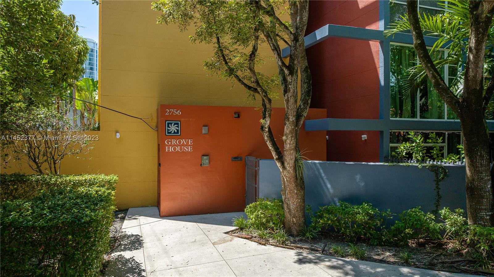 This 2 Bedroom 2 Bathroom corner unit is 1 of 16 units in a cozy boutique building in Coconut Grove.  You will find granite counter tops, stainless steel appliances, Walkin closets, floor to ceiling window, assigned parking, in unit washer/dryer and more. This location is within walking distance to several great restaurants, parks, shopping, supermarkets, marinas, and more.  With several new great places opening in the area and the low HOA fees this unit will not last long. Call today to schedule your personal tour today!