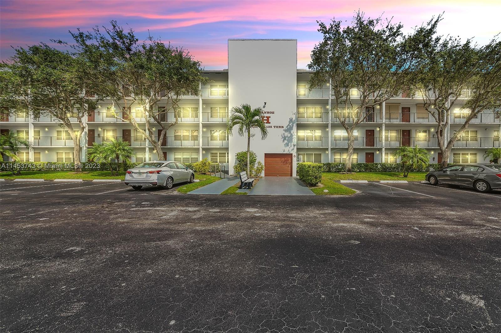 1401 SW 135th Ter #409H For Sale A11453743, FL