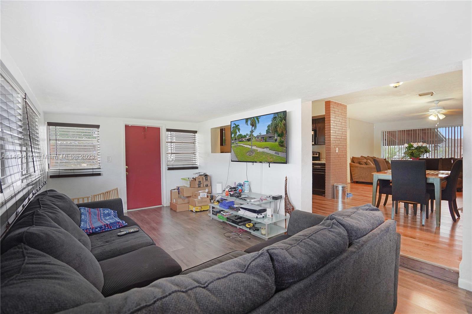 2830 NW 18th Ct