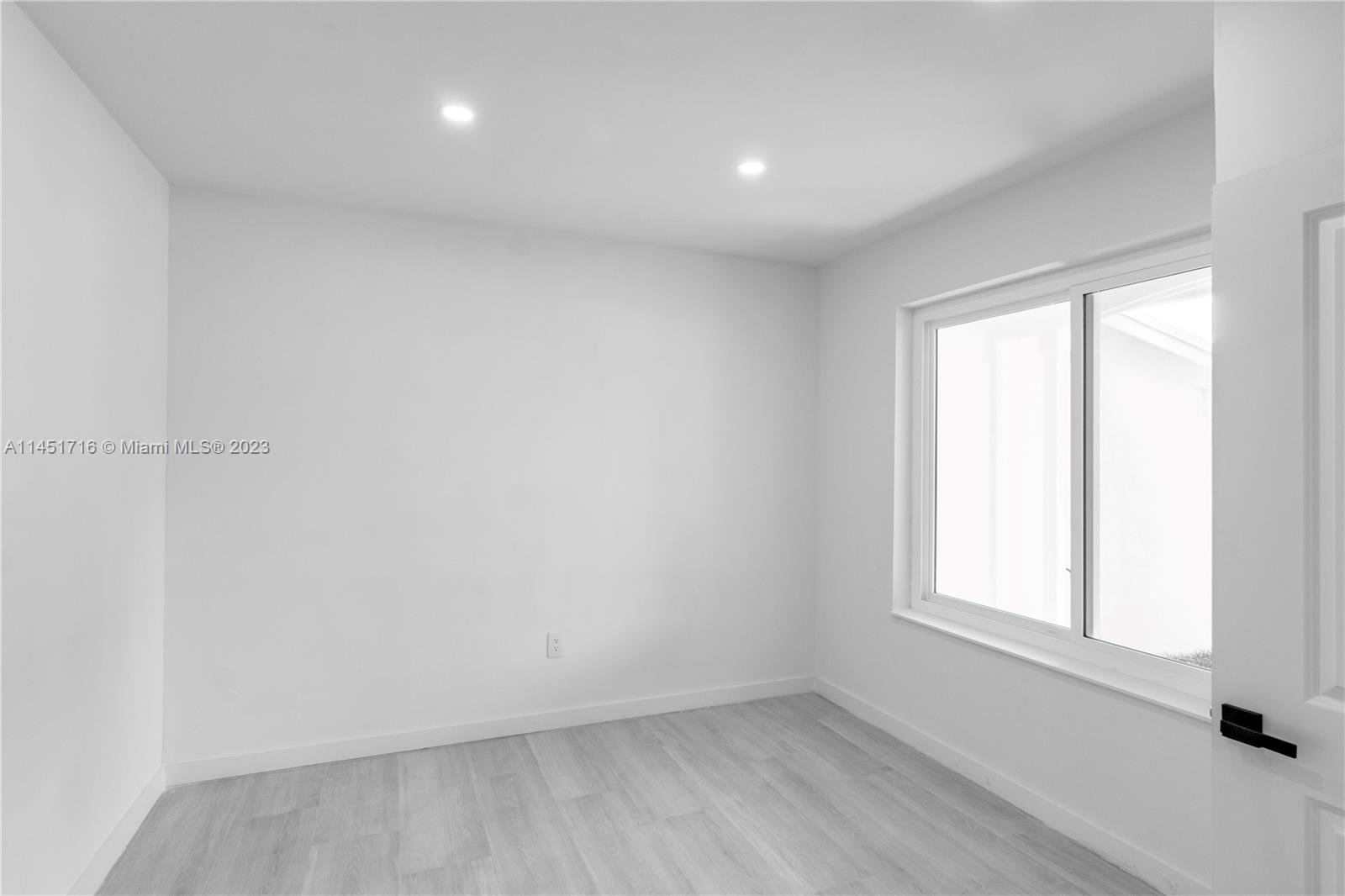 Listing Photo 20