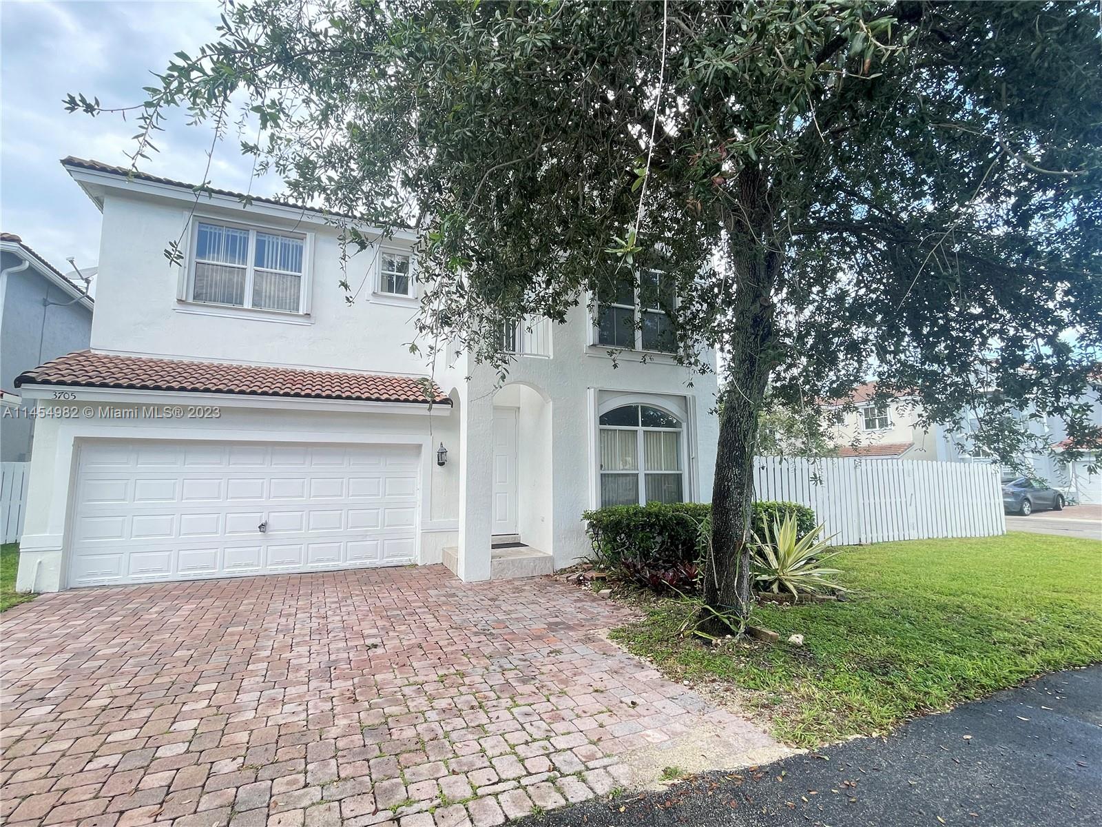 Photo 1 of 3705 SW 50th St in Hollywood - MLS A11454982