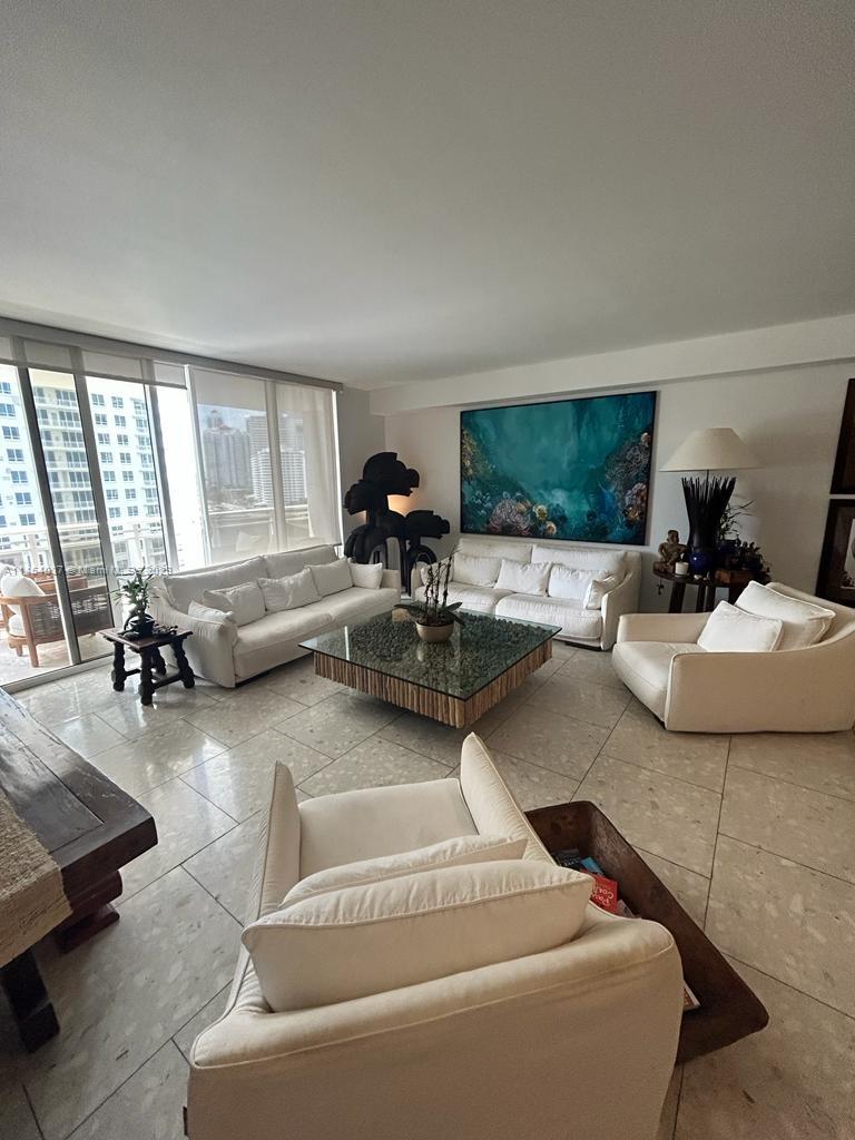 One of the best good shape unit for sale at the building. Great price for investors or future home. Very large and spacious 1 bedroom in desirable Carbonell  located on the prestigious Island of Brickell Key. Italian cherry wood kitchen with granite, stainless steel appliances, subzero refrigerator, wine cooler, built in closets, marble through out and maple wood floors in bedroom. Amenities include tennis & racquet courts, gum, pool, close to shops, restaurants & financial district. See broker remarks. Tenant occupied until March 15th, 2024.