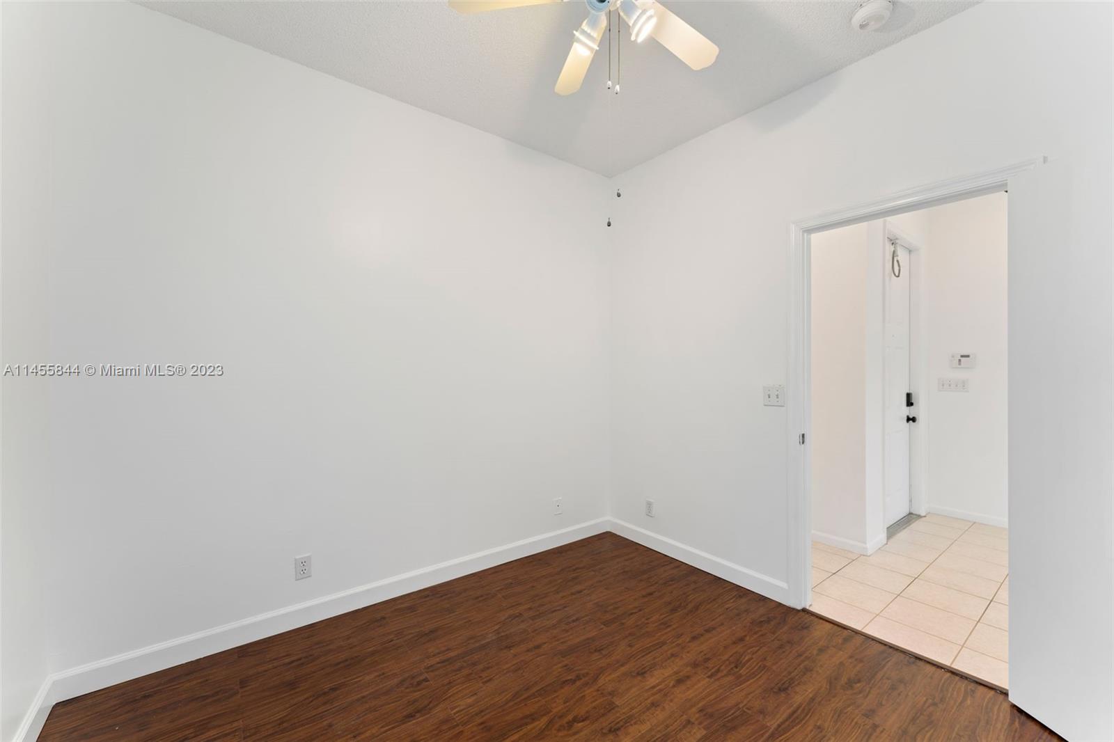 Listing Photo 12