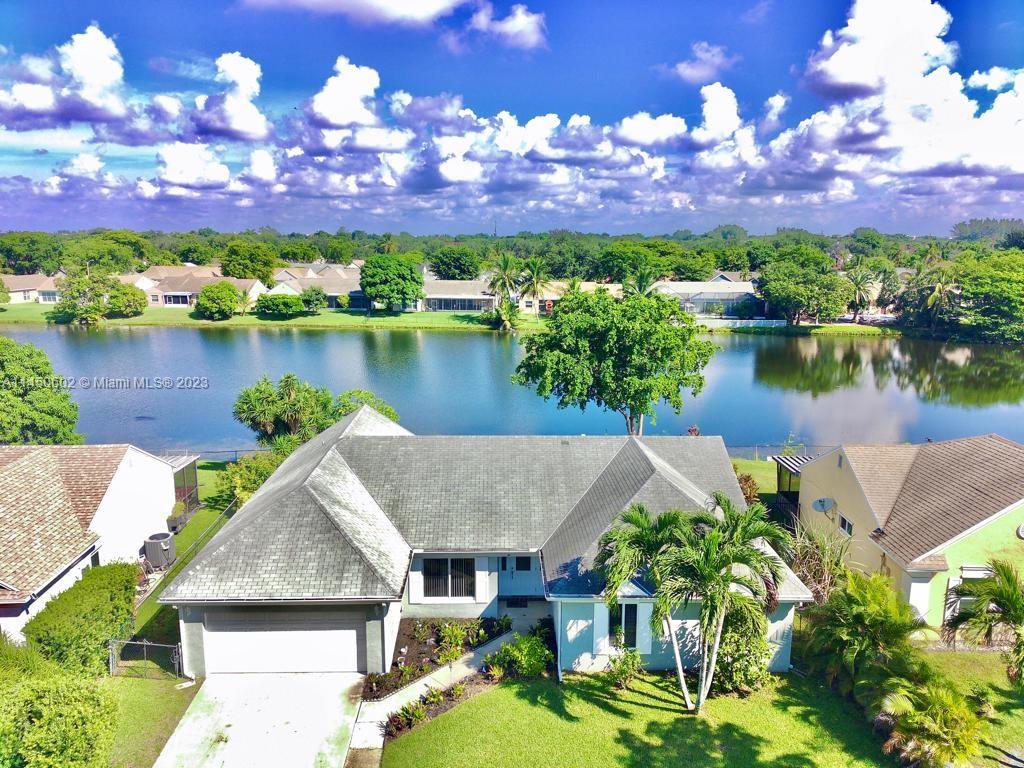 9341 Belaire Dr, Miramar, FL 33025