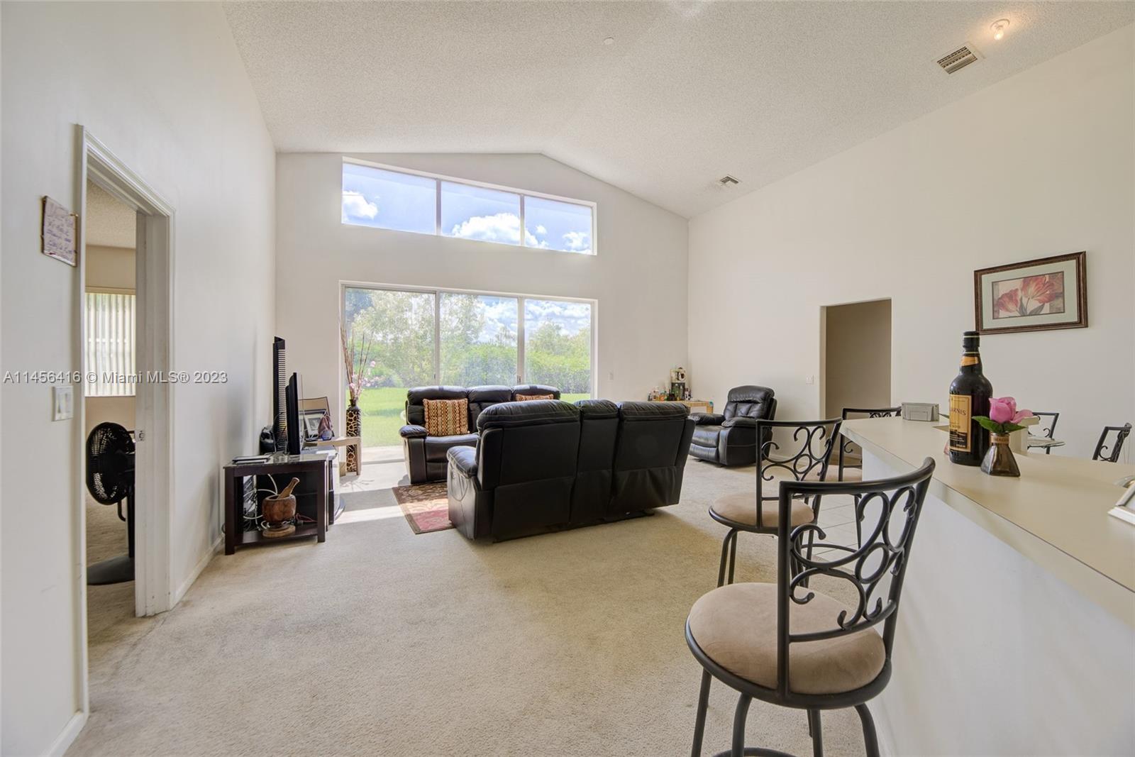 Listing Photo 9