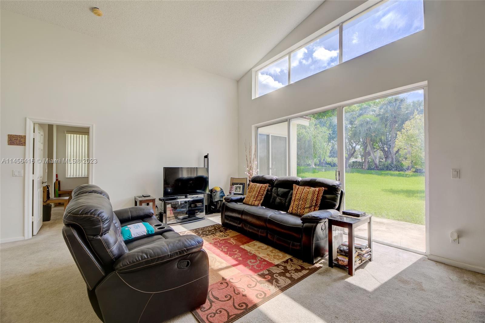 Listing Photo 11