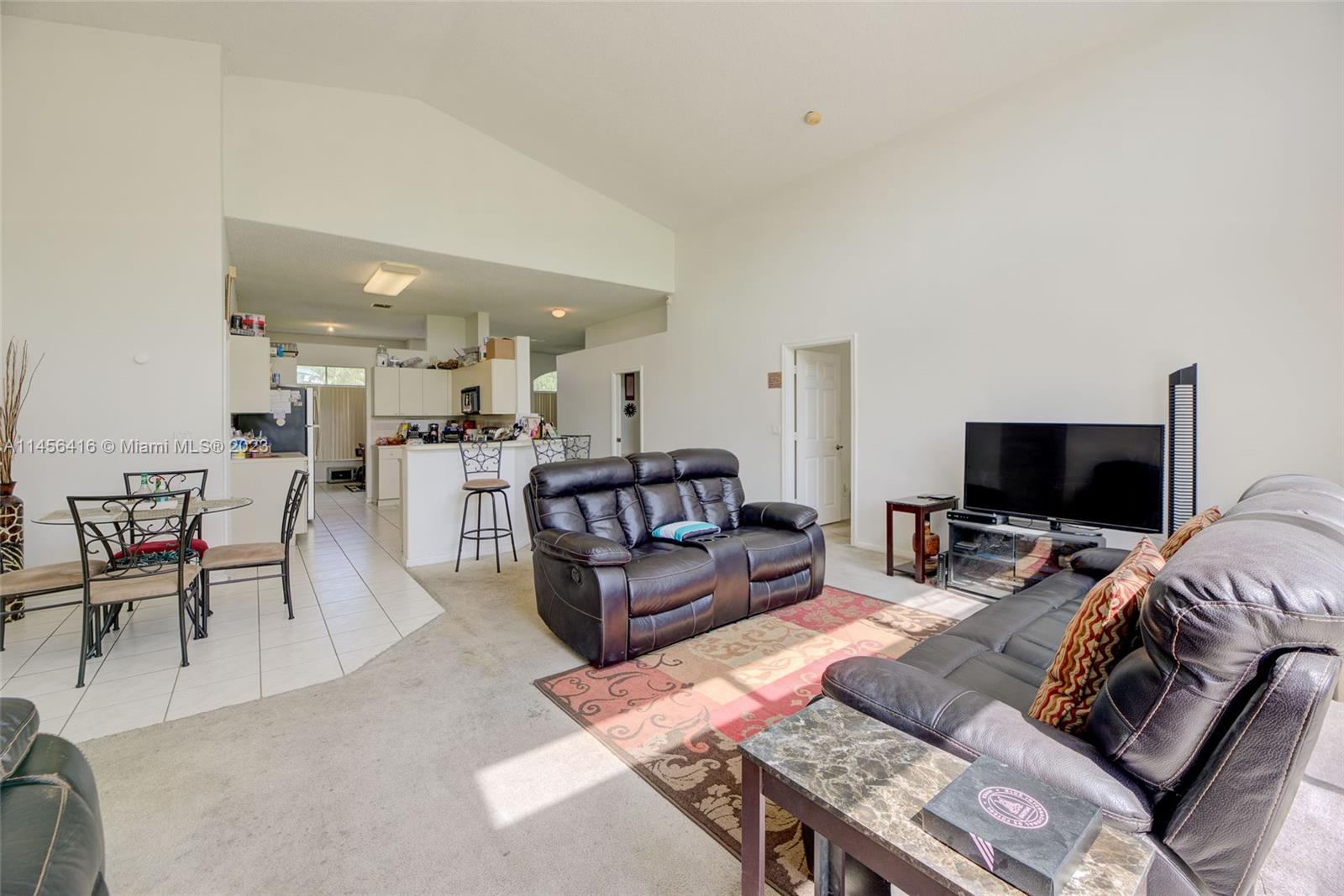 Listing Photo 12