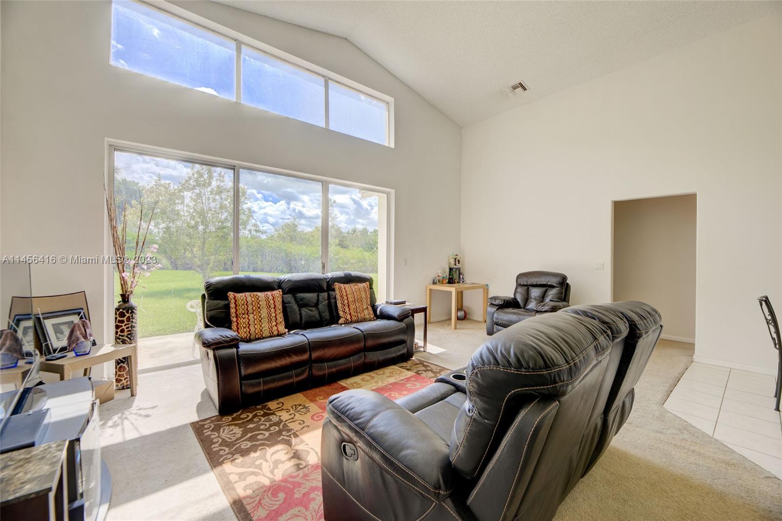 Listing Photo 14