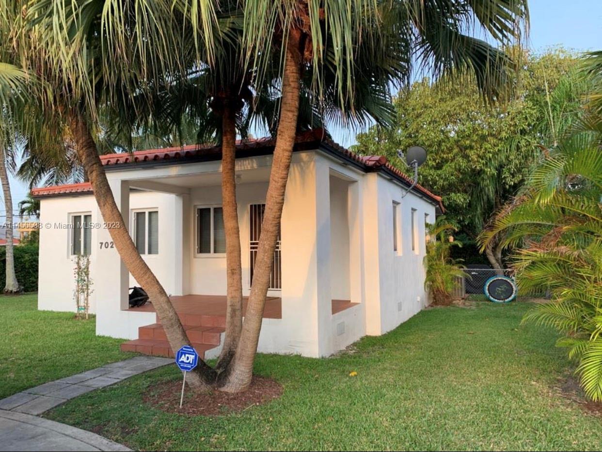 Cozy, Coral Gables home. 3 bedrooms 1 bathroom, Nice kitchen, updated bathroom & Impact windows. Wood Floors throughout, beautiful yard. Centrally located near Mayor roads, Restaurants, Hospitals, Miracle mile, and Ponce de Leon St. Appliances less than 2 yrs old, A.C. 8 yrs old seller does the maintenance every yr, roof 2005 passed inspection for Insurance credit.