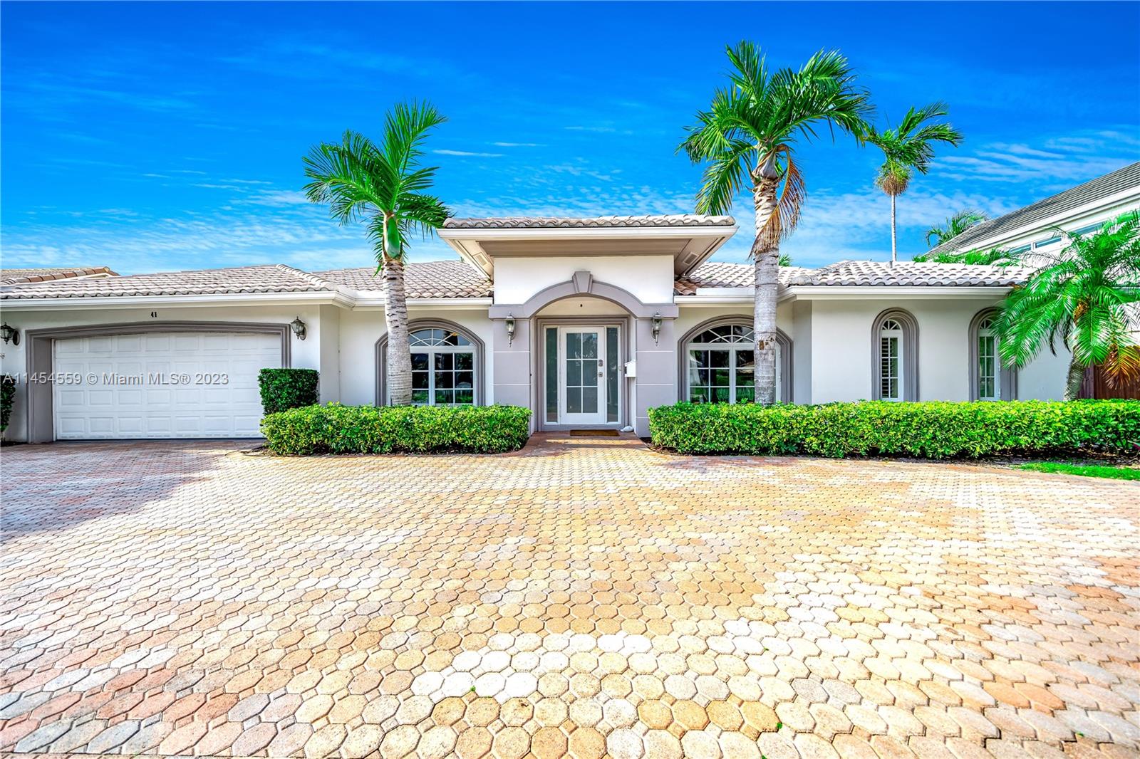 41  Castle Harbor Is  For Sale A11454559, FL