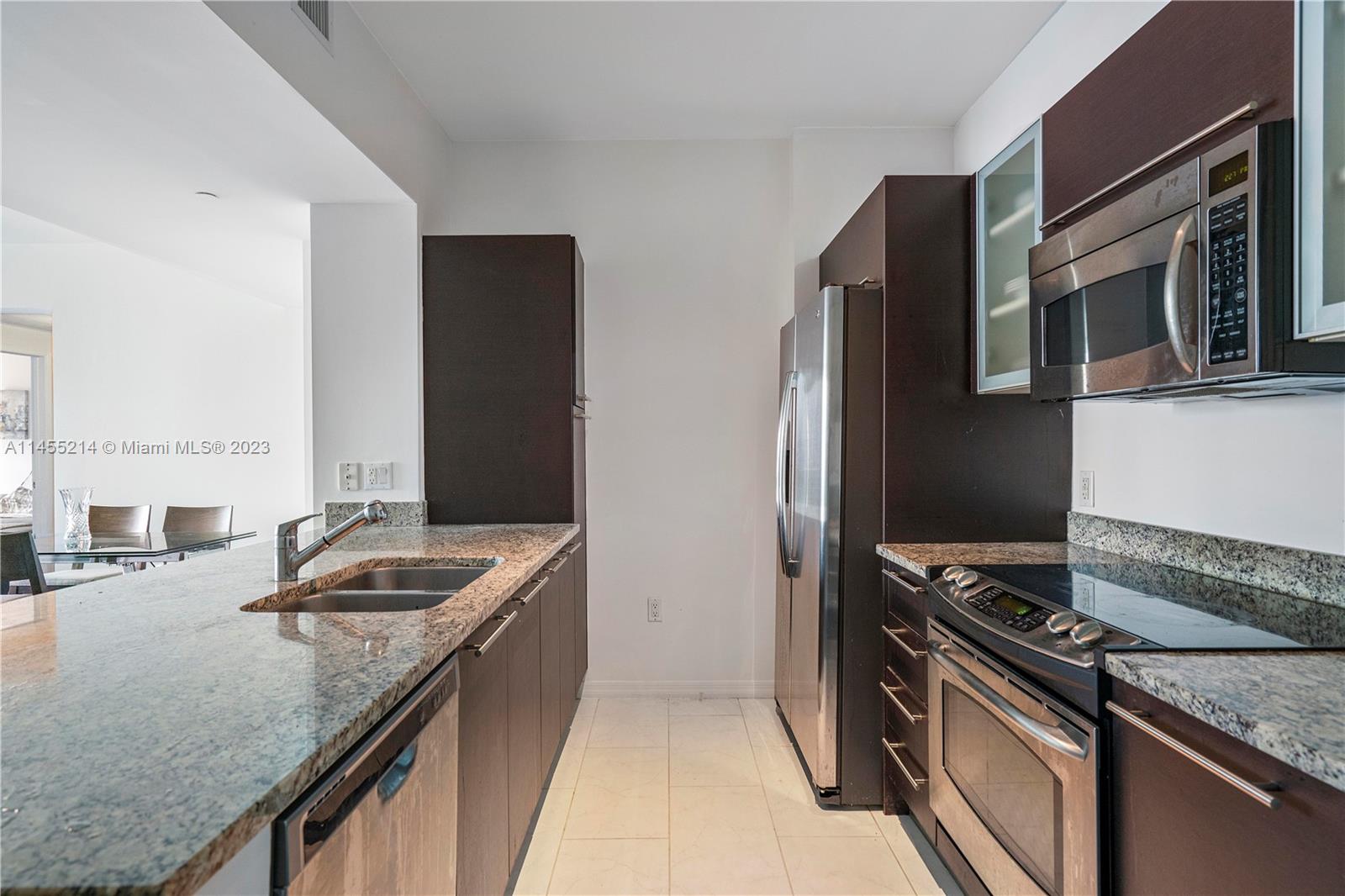 Captivating 2 Bed, 2 Bath Residence at The Plaza on Brickell Ave - Ideal for Investors!

Discover luxurious living in this remarkable 2-bedroom, 2-bathroom condo spanning 1,120 sqft at The Plaza on Brickell Ave. With breathtaking views, modern amenities, and an unbeatable location in the heart of Brickell, this residence offers the perfect blend of style and convenience.

What sets this property apart is its appeal to investors, as it currently boasts a fantastic tenant paying $3,700 in rent. Don't miss out on this lucrative opportunity – schedule your showing today!