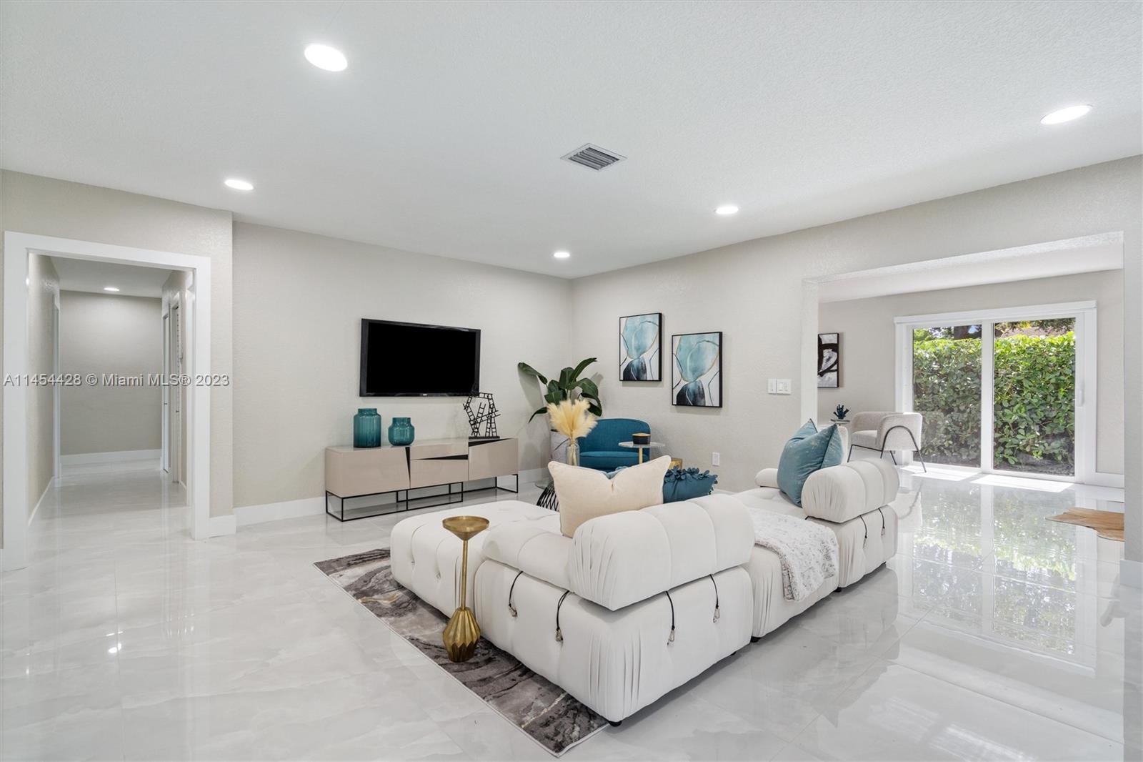 Listing Photo 8
