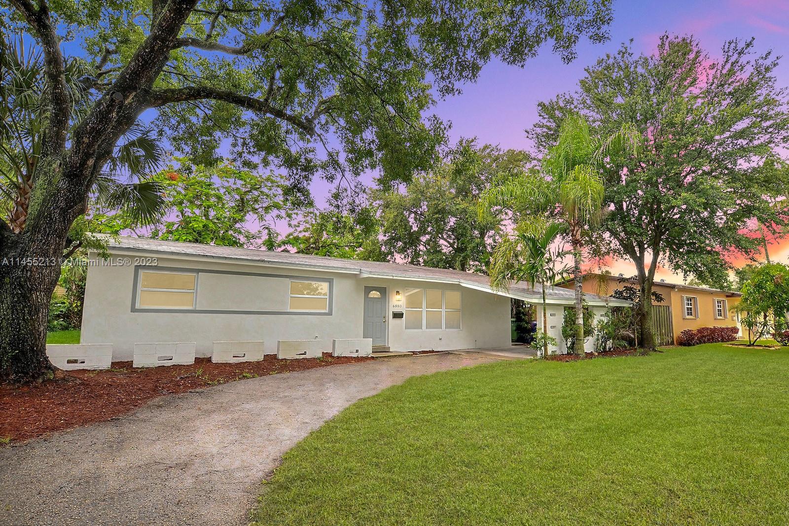 6880 SW 5th Ct, Pembroke Pines, FL 33023