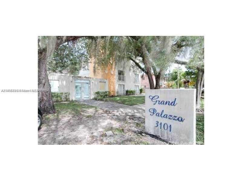A fantastic opportunity to live in Coconut Grove, excellent location, close to downtown financial District, spacious and newly updated, one bedroom condo. New stainless steel appliances refrigerator, dish washer, oven, washer and dryer. As well as a convention oven and microwave. Impact windows, close to Miami international Airport, downtown Miami, Coconut Grove and Cocowalk.
