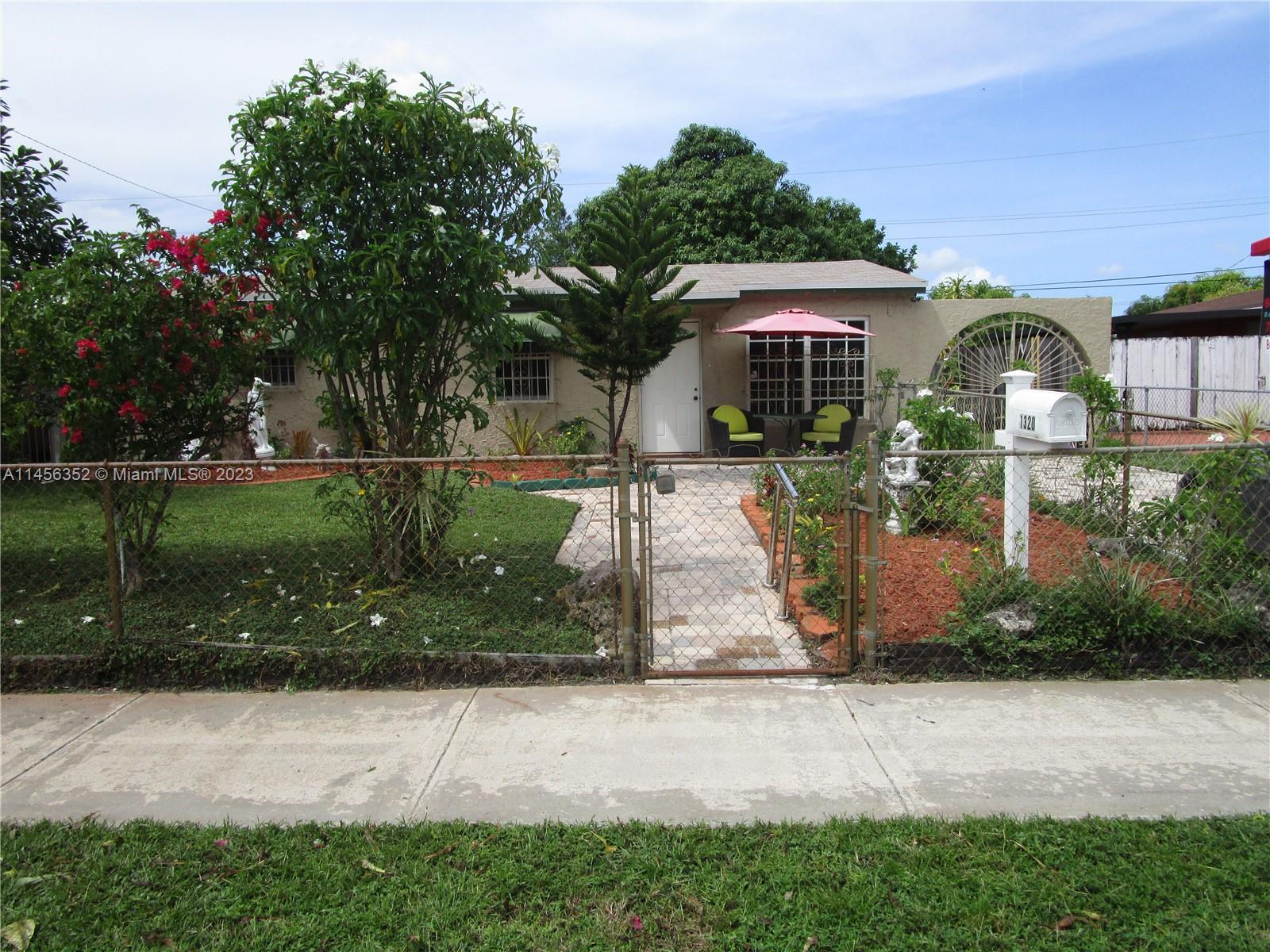 1320 N 70th Way, Hollywood, FL 33024
