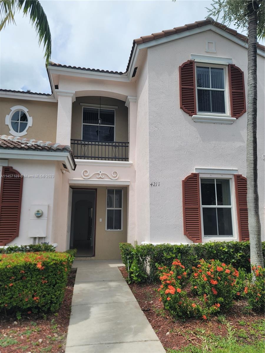 This is a Townhouse that has a 4 Bedrooms/3Full Bathrooms, 3 Bedrooms/2 Bathrooms on the 2nd Floor, 
1 Bedroom/1 full Bathroom on the first Floor. The community is very inviting. Includes several playgrounds, walking paths, community club house, community pool.