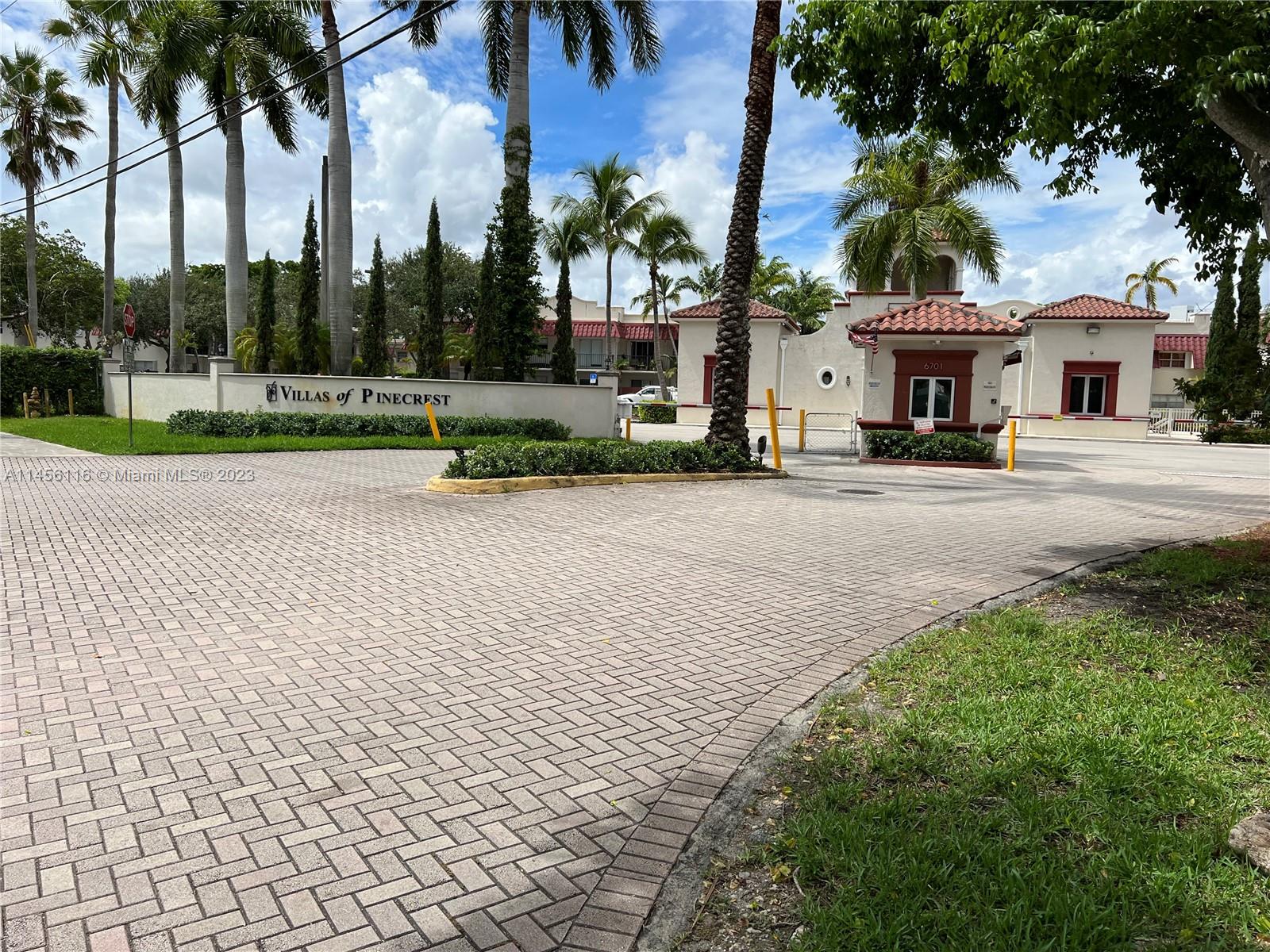Beautiful two-story Condo in a desirable community with excellent schools. Gated community, 24hour security guard on property, close to the Metrorail, US-1, Dadeland Mall, expressways, and restaurants.
