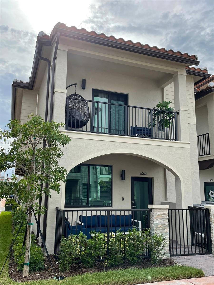 4602 NW 83rd Path, Doral, FL 33166