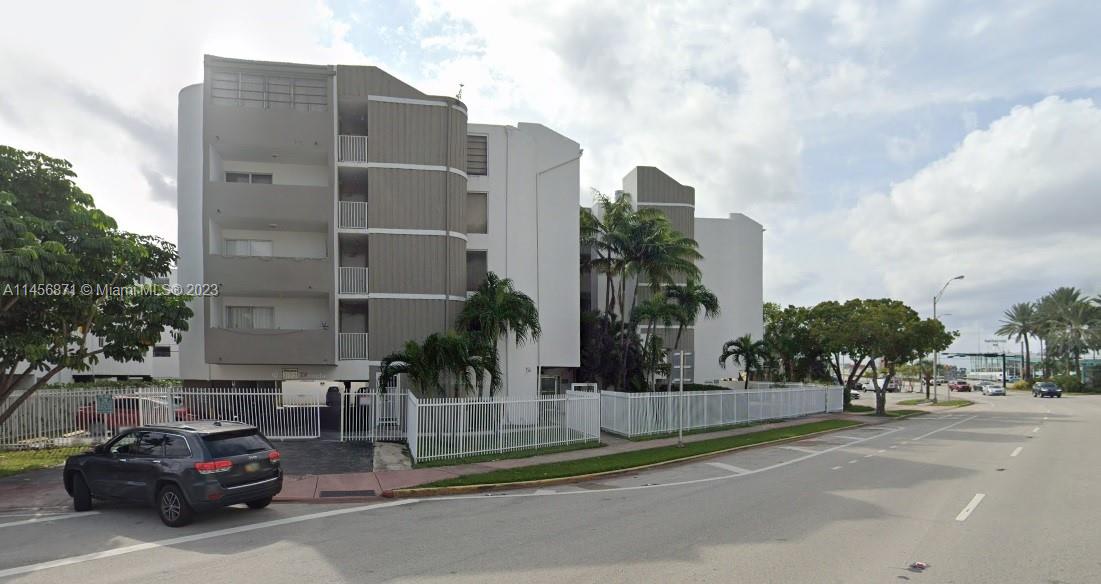 2000 Biarritz Dr 206, Miami Beach, FL 33141