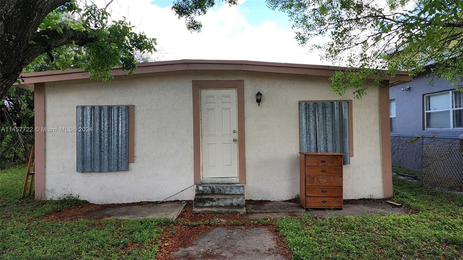 2863 NW 12th Ct, Fort Lauderdale, FL 33311