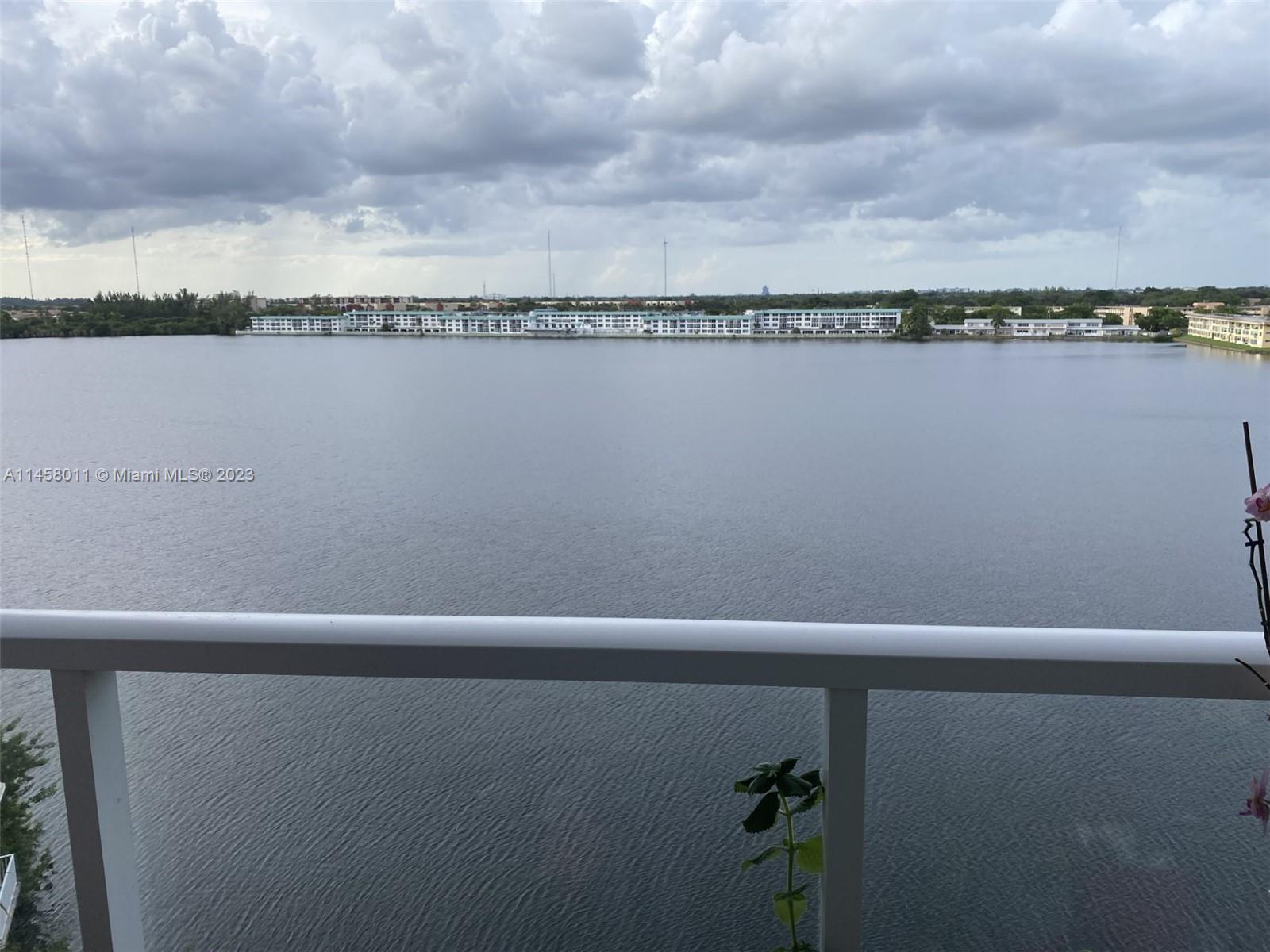1301 NE Miami Gardens Dr 712W, Miami, FL 33179