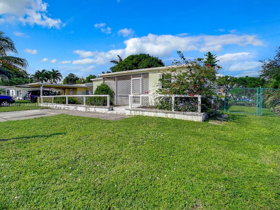 5325 NE 3rd Ter, Oakland Park, FL 33334